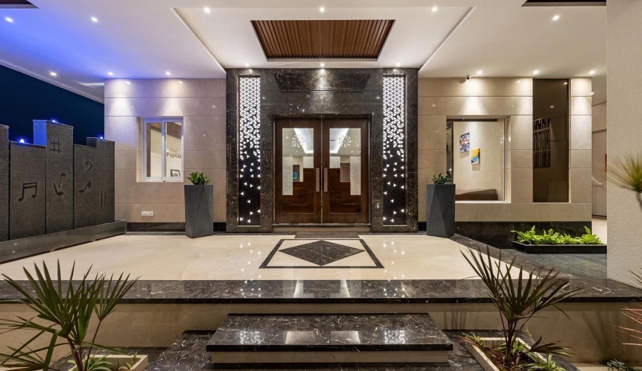 Grand Regal Chandoli Exterior foto