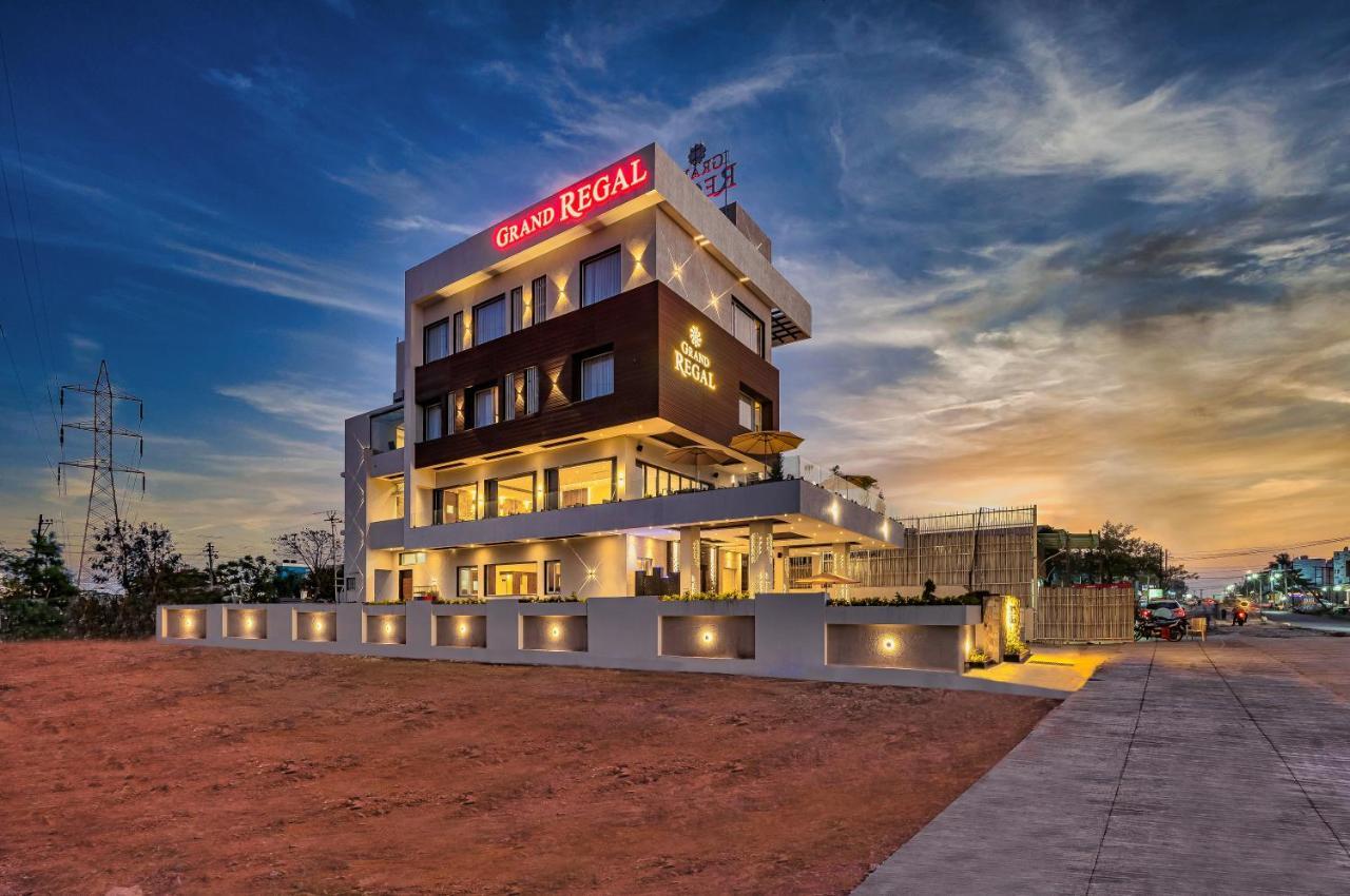 Grand Regal Chandoli Exterior foto
