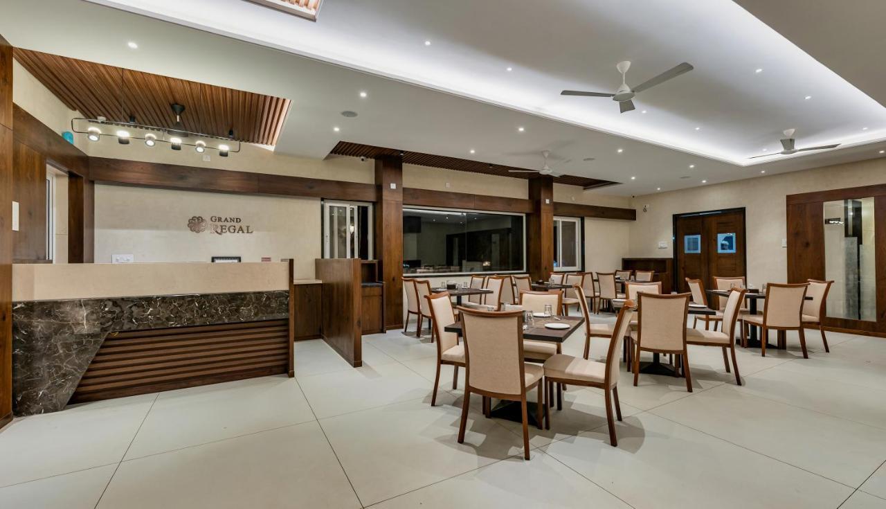 Grand Regal Chandoli Exterior foto